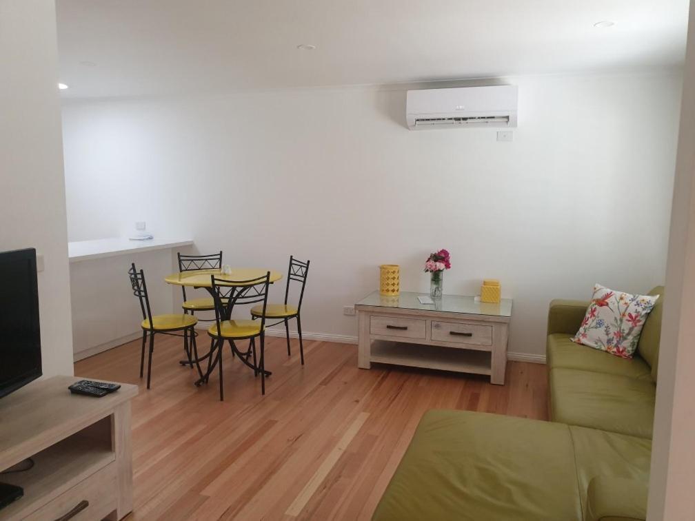 Race Course Apartments Ярра-Ґлен Екстер'єр фото